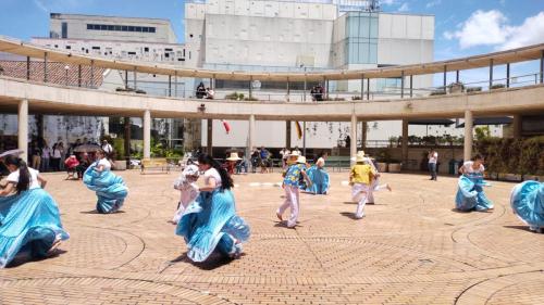 Danza en la Plazoleta México