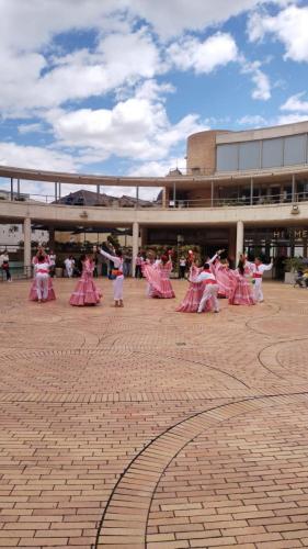 Danza en la Plazoleta México